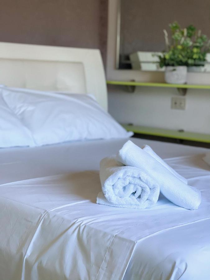 SunKissed Centre Apartment Vlorë Extérieur photo