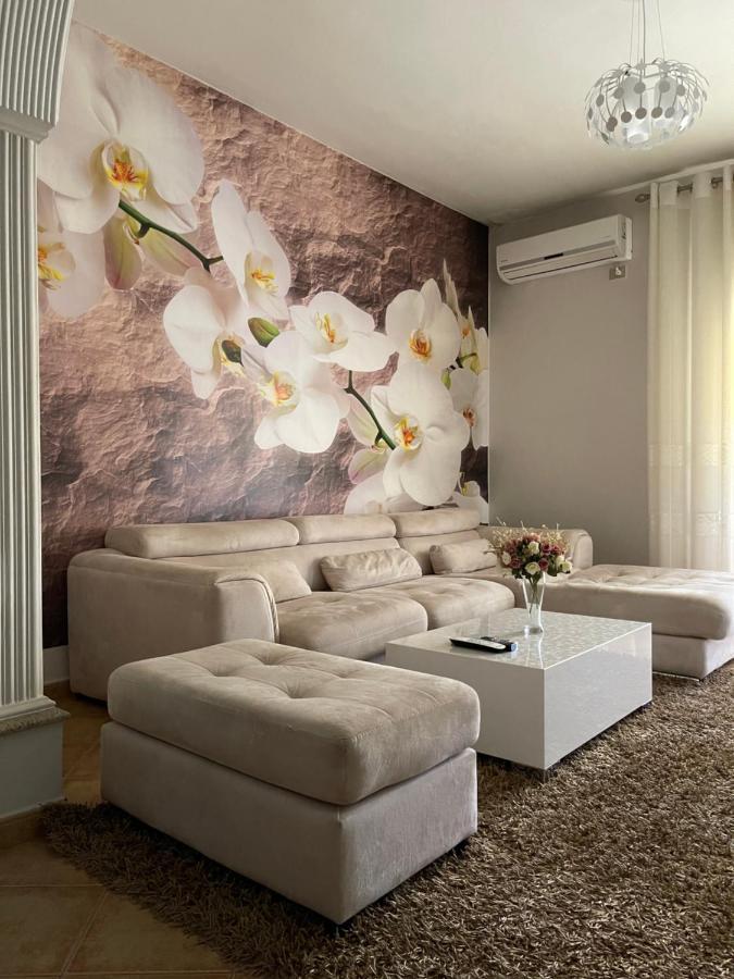 SunKissed Centre Apartment Vlorë Extérieur photo