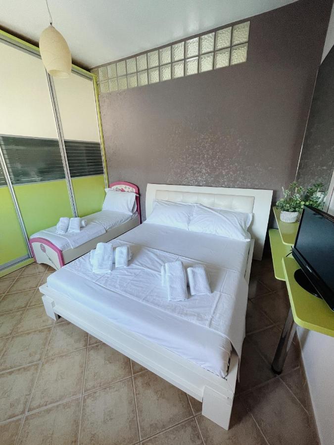 SunKissed Centre Apartment Vlorë Extérieur photo
