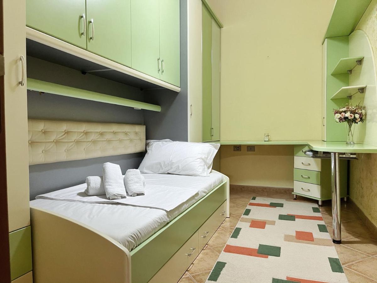 SunKissed Centre Apartment Vlorë Extérieur photo