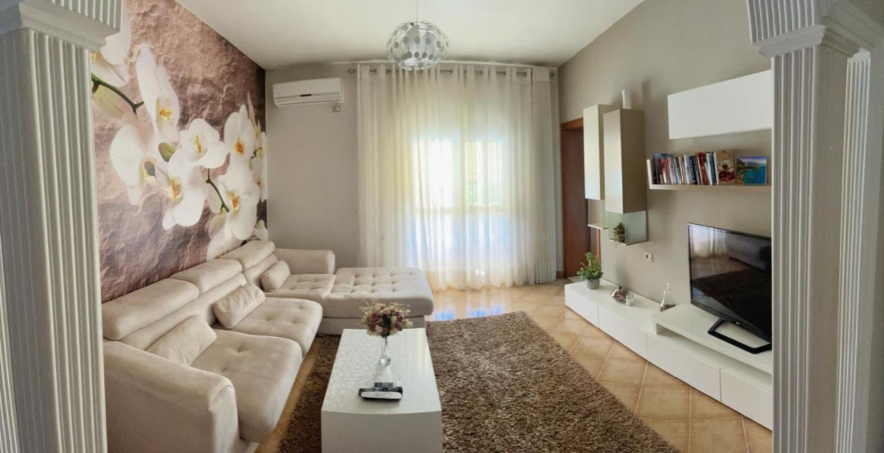 SunKissed Centre Apartment Vlorë Extérieur photo