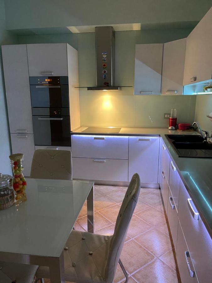 SunKissed Centre Apartment Vlorë Extérieur photo