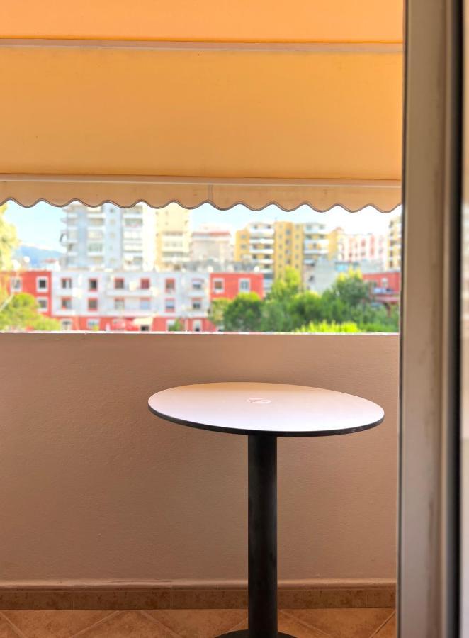 SunKissed Centre Apartment Vlorë Extérieur photo