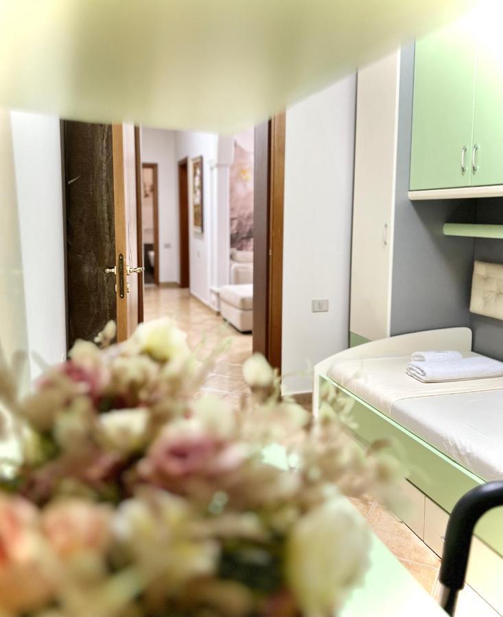 SunKissed Centre Apartment Vlorë Extérieur photo