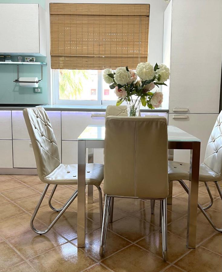SunKissed Centre Apartment Vlorë Extérieur photo