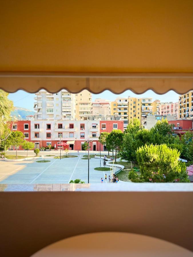 SunKissed Centre Apartment Vlorë Extérieur photo